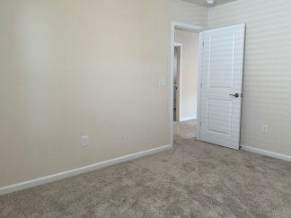AMAZING LOCATION, Fantastic 4 Bed Home, Internet Included, Available Now!