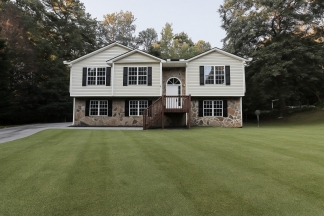 7044 Stonecreek Dr - Cozy Up This Fall With Our Latest Offers! Move in before September 30th and choose your reward: a $250 Amazon Gift Card or a 55 Smart TV!