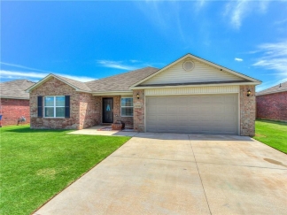 Absolutely Darling 4 Bed Home in Highly Desired Mustang Schools with Storm Shelter!!!