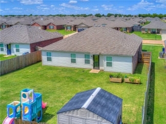 Absolutely Darling 4 Bed Home in Highly Desired Mustang Schools with Storm Shelter!!!
