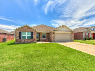 Absolutely Darling 4 Bed Home in Highly Desired Mustang Schools with Storm Shelter!!!