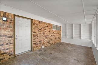 Central Arlington Duplex in Private Heavily Treed Cul-D-Sac