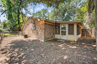 Central Arlington Duplex in Private Heavily Treed Cul-D-Sac
