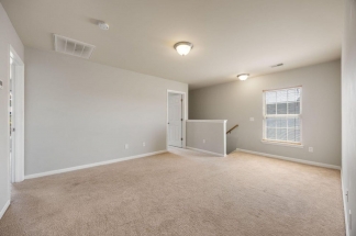 Your Perfect Moss Grove Retreat: Open Living, Screened Patio & Private Yard