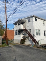 Cozy 1-Bedroom Retreat in Historic Strasburg - 600 Sq Ft of Comfort at 137 West King Street!