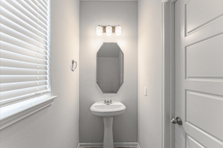 22906 Ephesus Avenue 22906 Ephesus Avenue