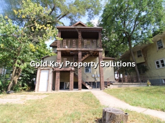 MUNCIE Huge 1 BR 1 BA Downstairs Apartment with Enclosed Front Porch (SECTION 8 APPROVED)