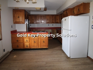 MUNCIE Huge 1 BR 1 BA Downstairs Apartment with Enclosed Front Porch (SECTION 8 APPROVED)