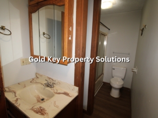 MUNCIE Huge 1 BR 1 BA Downstairs Apartment with Enclosed Front Porch (SECTION 8 APPROVED)