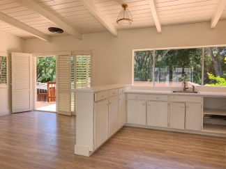 Welcome To This Lovely Renovated 1 Bedroom Unit Off Quito Rd!