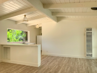 Welcome To This Lovely Renovated 1 Bedroom Unit Off Quito Rd!