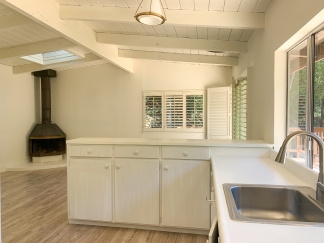 Welcome To This Lovely Renovated 1 Bedroom Unit Off Quito Rd!