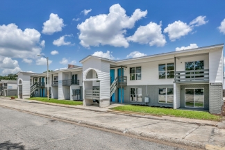 WillowBrook Apartments - 4600 Twin Oaks Dr