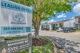 WillowBrook Apartments - 4600 Twin Oaks Dr