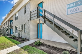 WillowBrook Apartments - 4600 Twin Oaks Dr