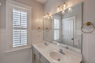 Charming White Gables Home!