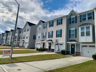 Amazing 3 Bedroom Townhome in North East Raleigh, Available Now!
