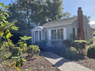 Cottage in the Heart of Saratoga