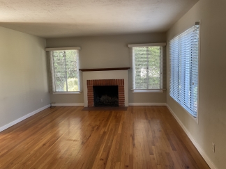 Cottage in the Heart of Saratoga