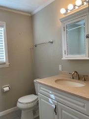 Cottage in the Heart of Saratoga