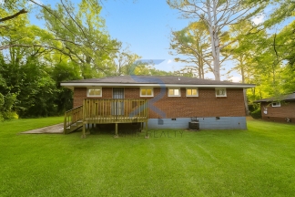 Move in before November 15th and choose your reward: a $250 Amazon Gift Card or a 55 Smart TV!