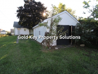 Updated 2 BR 1 BA House with Huge Kitchen and Garage (SECTION 8 APPROVED)