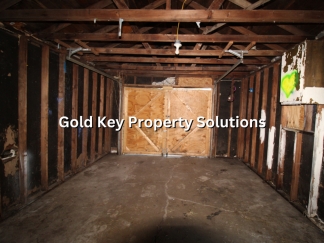 Updated 2 BR 1 BA House with Huge Kitchen and Garage (SECTION 8 APPROVED)