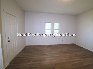 Updated 2 BR 1 BA House with Huge Kitchen and Garage (SECTION 8 APPROVED)