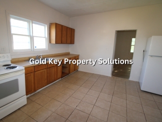 Updated 2 BR 1 BA House with Huge Kitchen and Garage (SECTION 8 APPROVED)