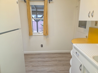 Charming Duplex Style 1 Bedroom 1 Bathroom Menlo Park Bungalow!