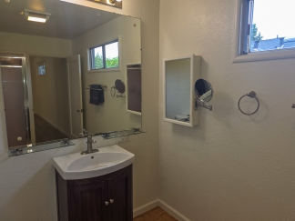 Charming Duplex Style 1 Bedroom 1 Bathroom Menlo Park Bungalow!