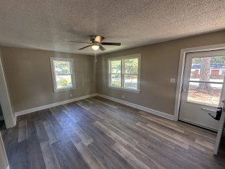 902 Meadow Street South