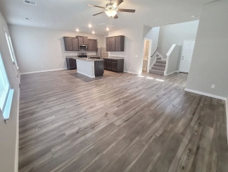 Walking Distance to the Lake!