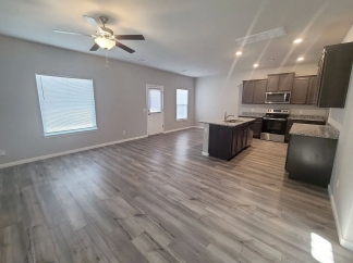 Walking Distance to the Lake!