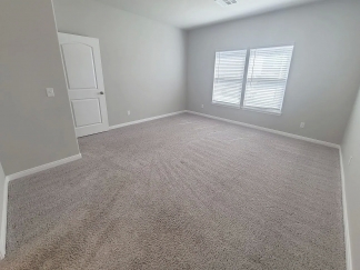 Walking Distance to the Lake!