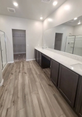 Walking Distance to the Lake!