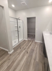 Walking Distance to the Lake!