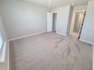 Walking Distance to the Lake!