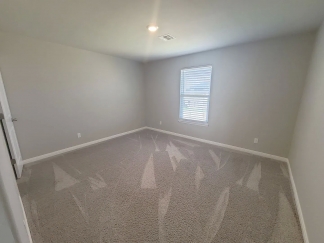 Walking Distance to the Lake!