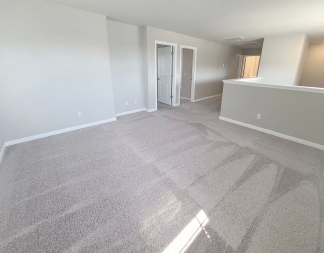 Walking Distance to the Lake!