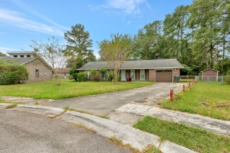 Charming Single-Story Home with Huge Backyard!