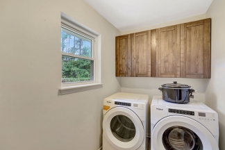 Charming Single-Story Home with Huge Backyard!