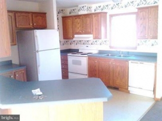 Move In Special! Move in by 6/5 and get 1/2 off first full months rent! Available Now! Large 5 Bed 3 Bath home in town with a large backyard! Move In Special! Move in by 6/5 and get 1/2 off first full months rent! Available Now! Large 5 Bed 3 Bath home in town with a large backyard!