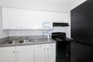 Charming 2-Bed Oasis in Decatur: Cozy Comfort at 2853 Belvedere Ln Apt 3! Move in before November 15th and choose your reward: a $250 Amazon Gift Card or a 55 Smart TV!