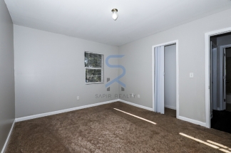 Charming 2-Bed Oasis in Decatur: Cozy Comfort at 2853 Belvedere Ln Apt 3! Move in before November 15th and choose your reward: a $250 Amazon Gift Card or a 55 Smart TV!