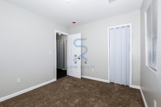 Charming 2-Bed Oasis in Decatur: Cozy Comfort at 2853 Belvedere Ln Apt 3! Move in before November 15th and choose your reward: a $250 Amazon Gift Card or a 55 Smart TV!