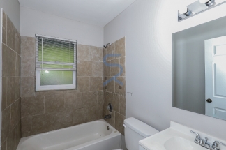 Charming 2-Bed Oasis in Decatur: Cozy Comfort at 2853 Belvedere Ln Apt 3! Move in before November 15th and choose your reward: a $250 Amazon Gift Card or a 55 Smart TV!