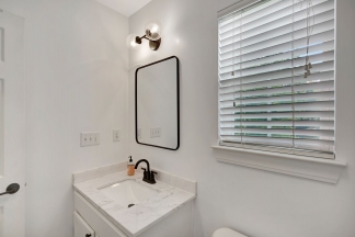 Unbeatable Location – Just 6 Minutes to Downtown Charleston!