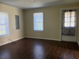 AMAZING LOCATION, Ranch Home Downtown Smithfield, Available Now!