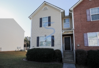 Move in before November 15th and choose your reward: a $250 Amazon Gift Card or a 55 Smart TV!